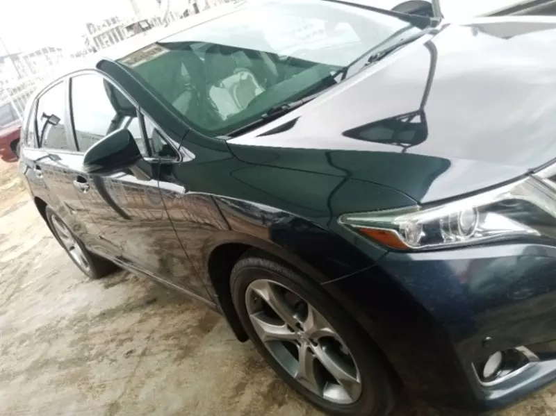 Toyota Venza   - 2015