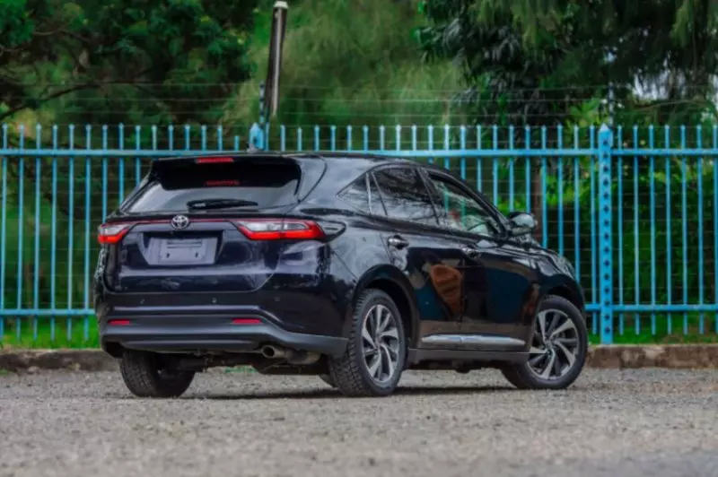 Toyota Harrier   - 2017