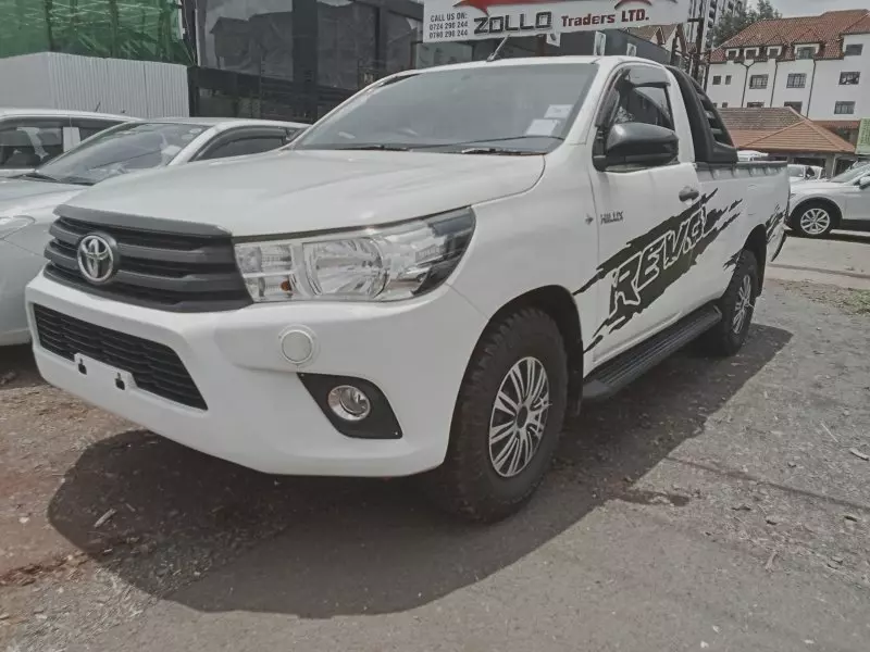 Toyota Hilux   - 2016