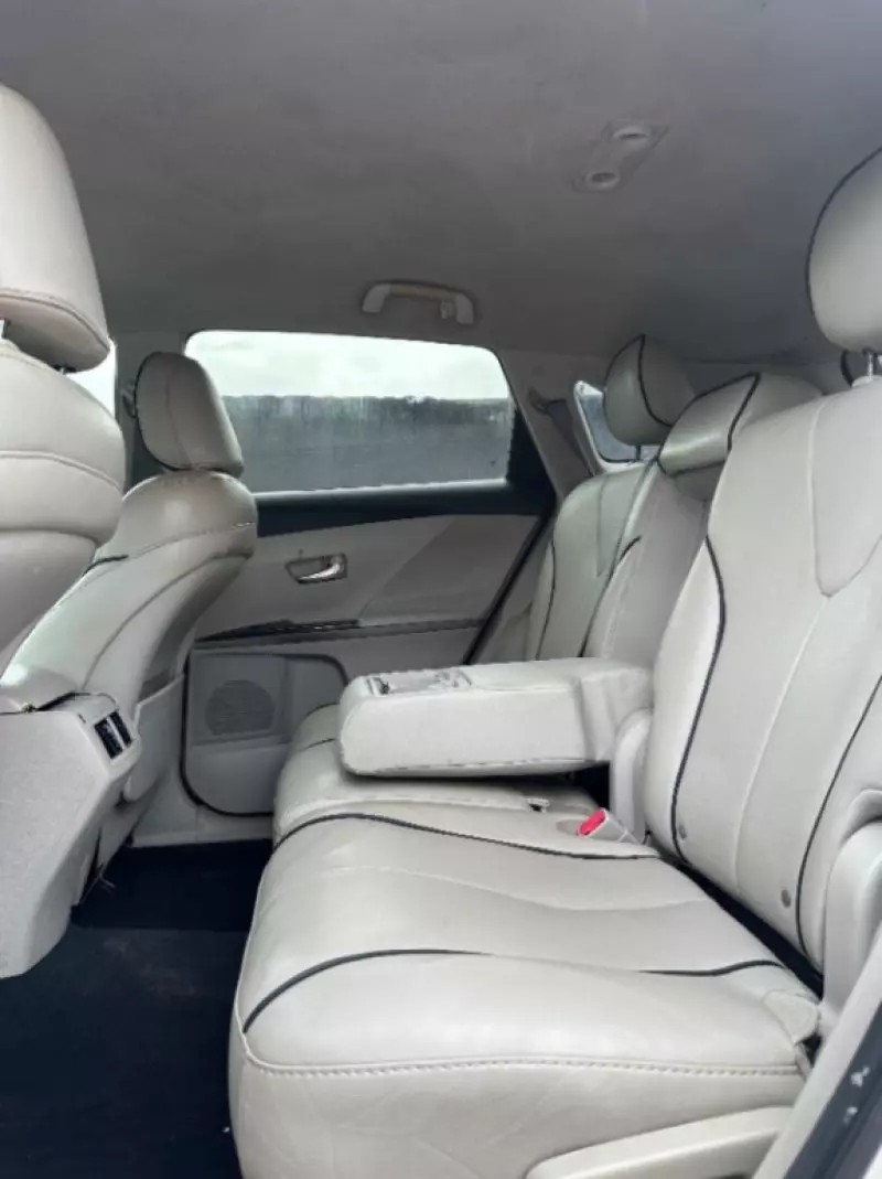 Toyota Venza   - 2013