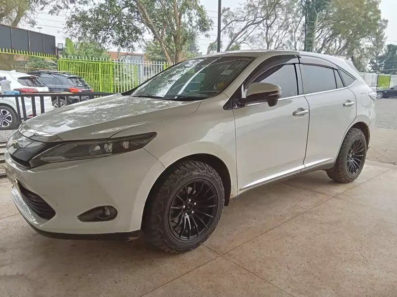 Toyota Harrier   - 2014