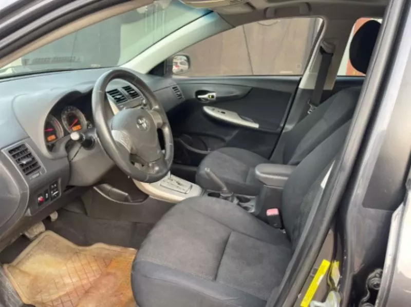 Toyota corolla   - 2010