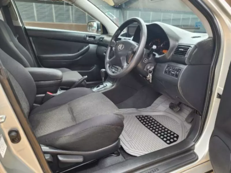 Toyota Avensis   - 2008