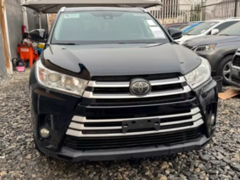 Toyota Highlander   - 2017