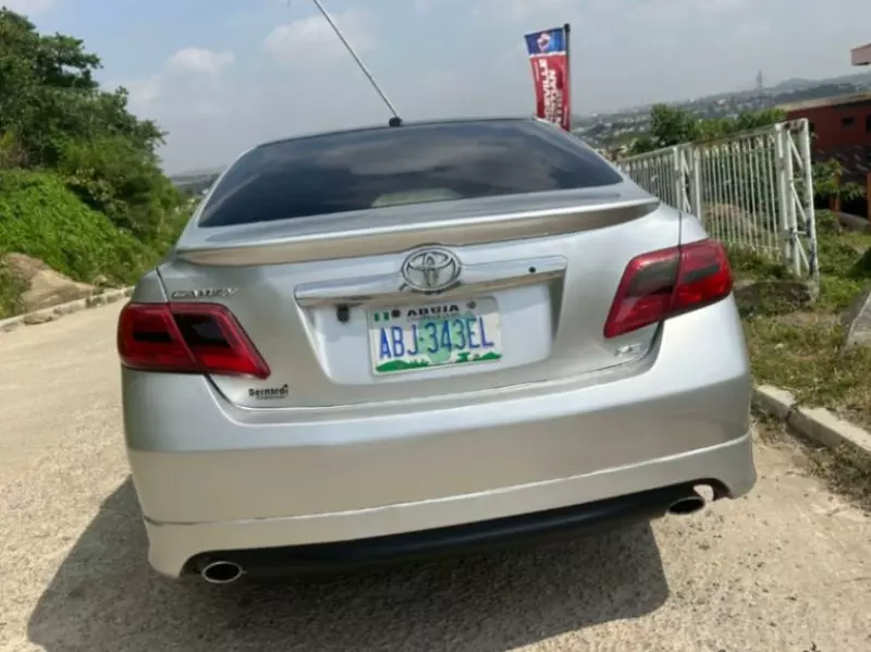 Toyota Camry   - 2010