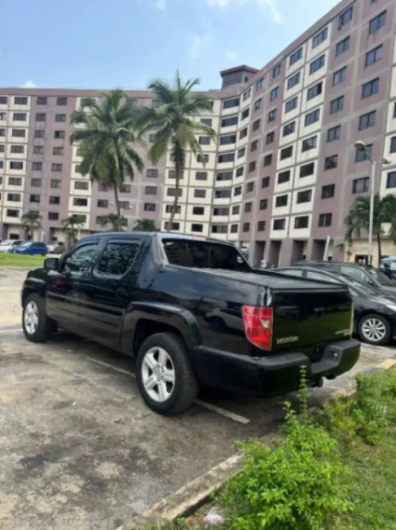 Honda Ridgeline   - 2009