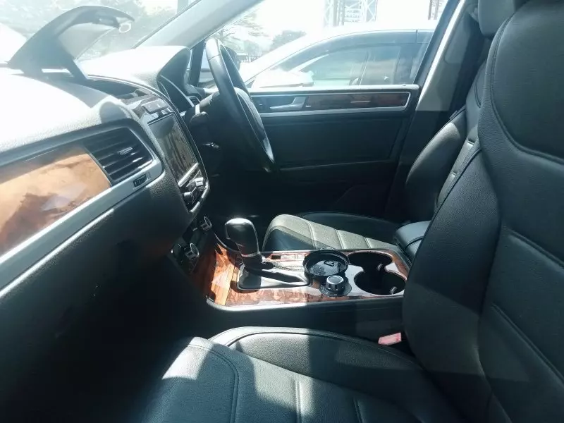 Volkswagen Tiguan   - 2010