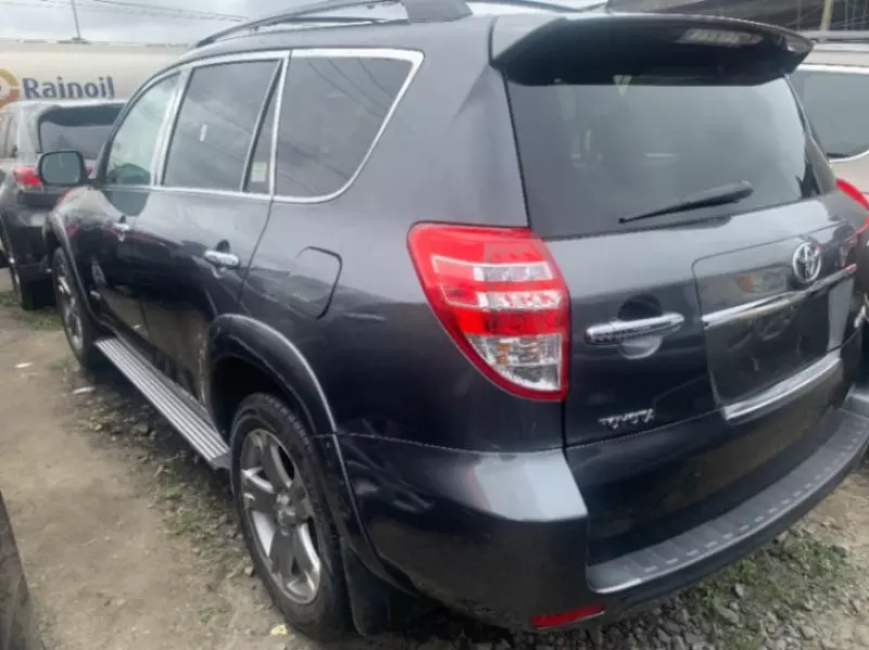 Toyota RAV 4   - 2010