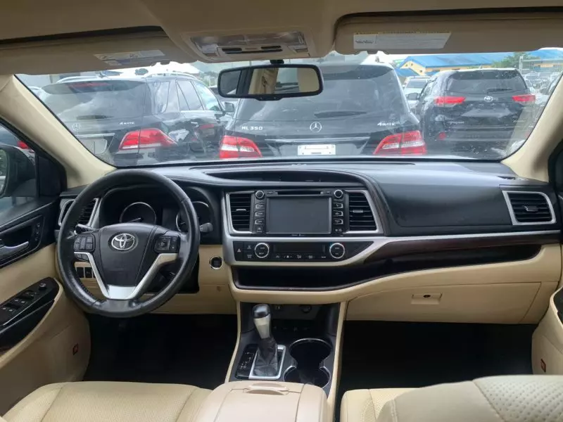 Toyota Highlander   - 2015