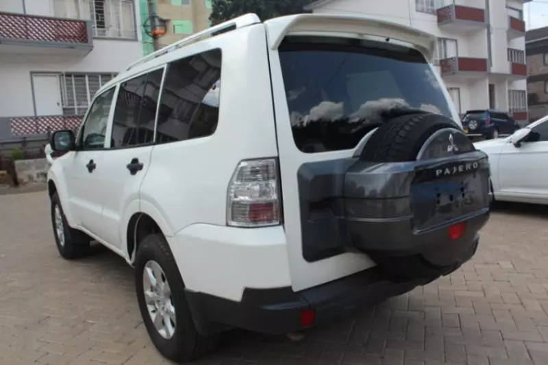 Mitsubishi Pajero   - 2017