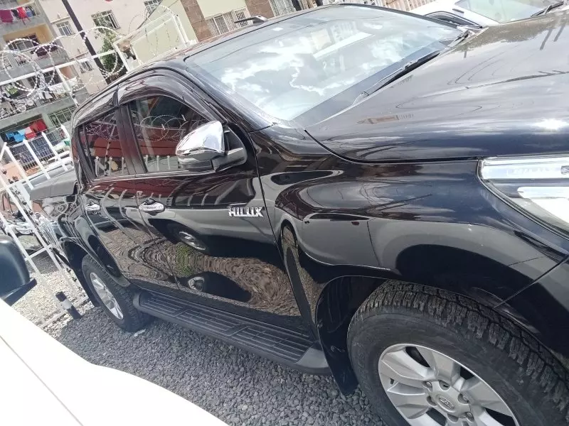 Toyota Hilux   - 2018