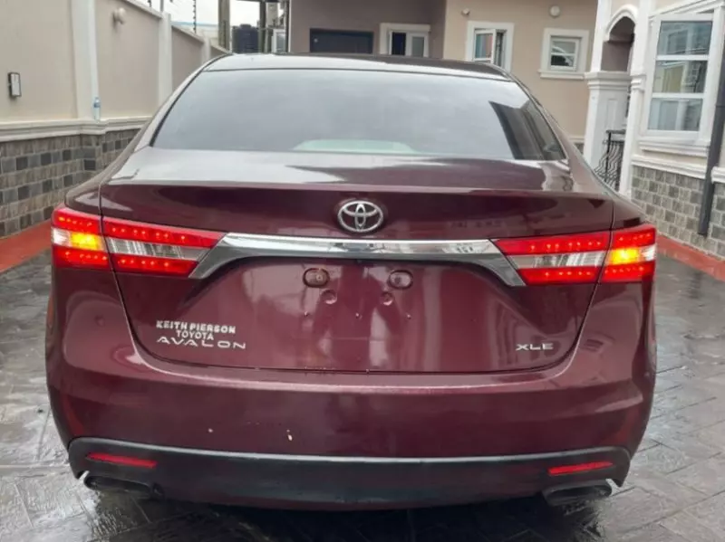 Toyota Avalon   - 2015