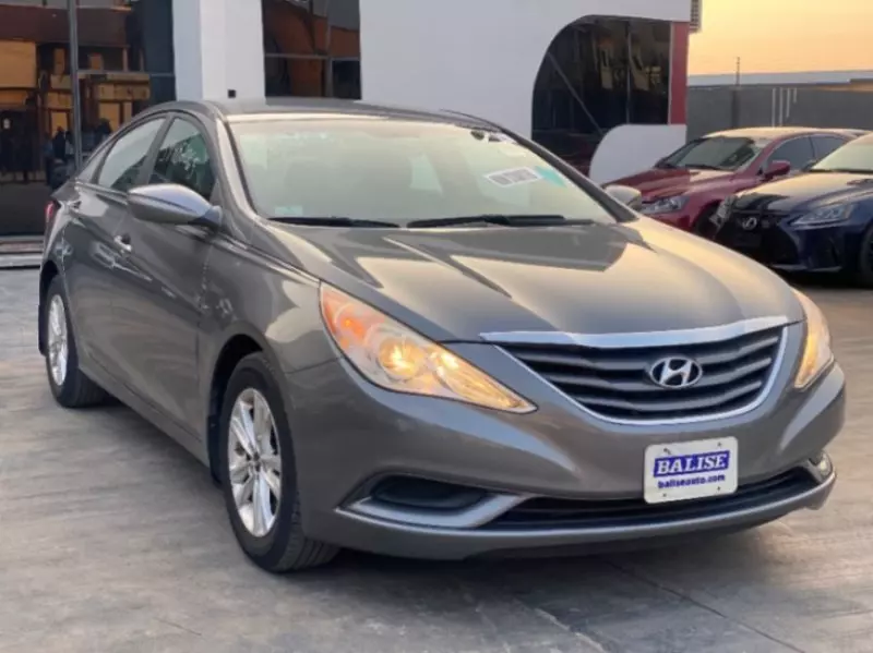 Hyundai Sonata   - 2012