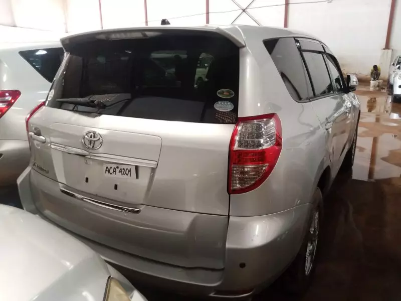 Toyota Vanguard    - 2009