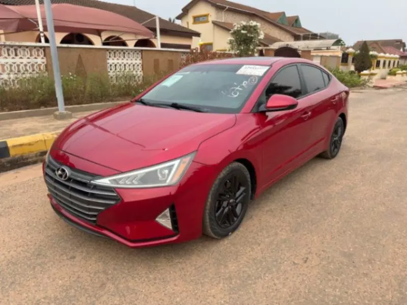 Hyundai Elantra   - 2020