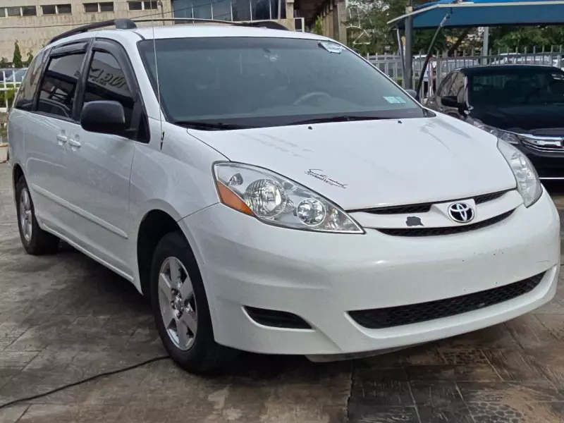 Toyota Sienna   - 2008