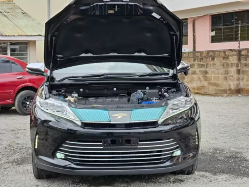 Toyota Harrier   - 2018