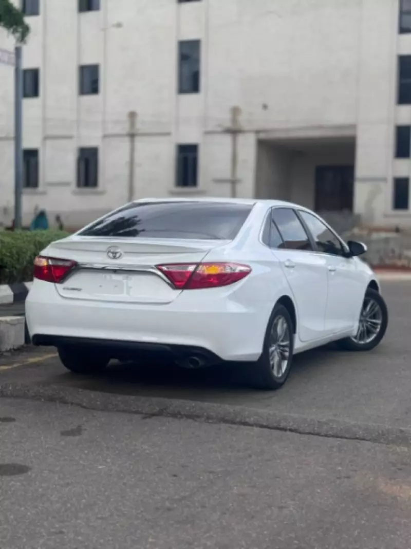 Toyota Camry - 2016