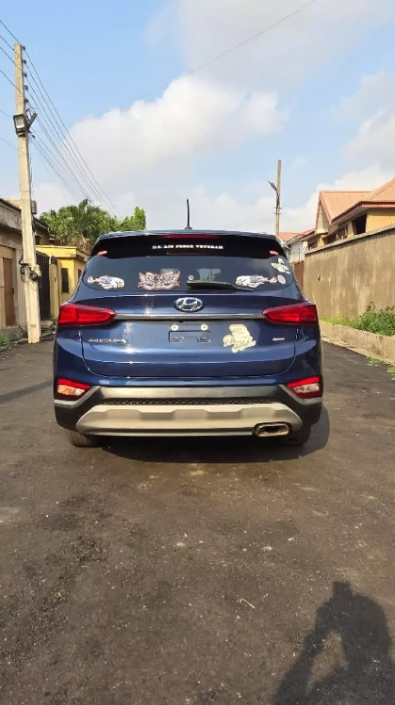Hyundai Santa Fe   - 2019