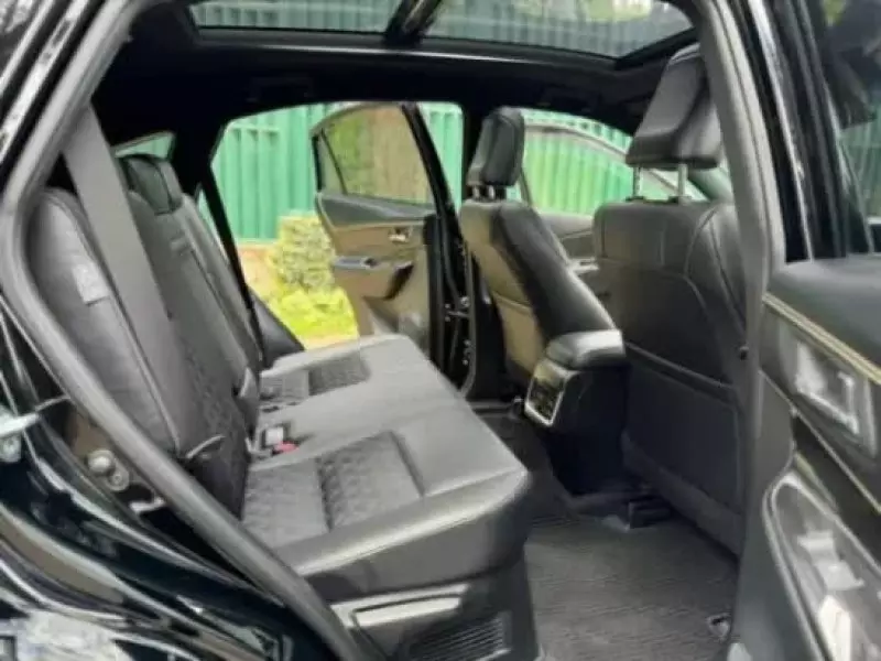 Toyota Harrier   - 2019