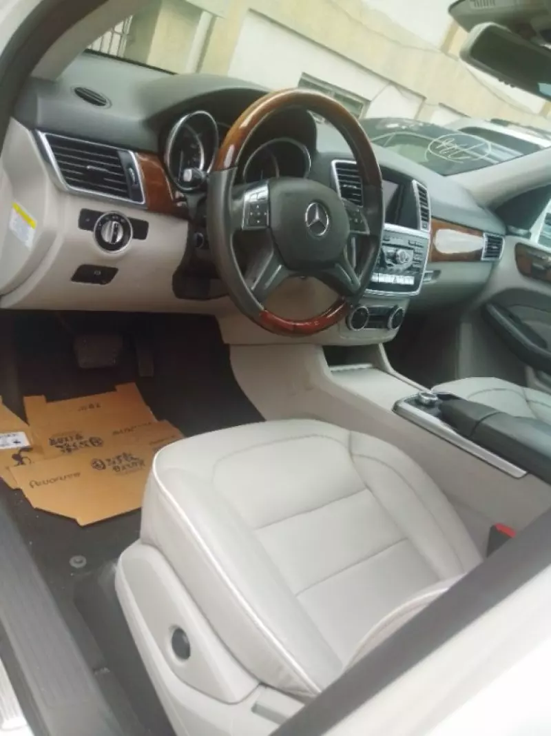 Mercedes-Benz ML 350   - 2012