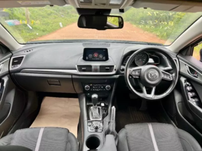 Mazda Axela    - 2018