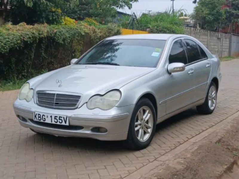 Mercedes-Benz C 200   - 2002