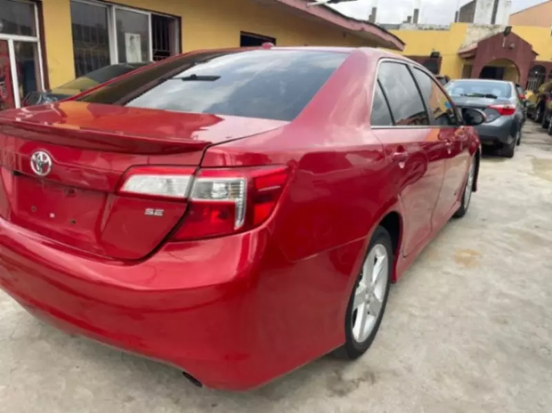 Toyota camry   - 2014