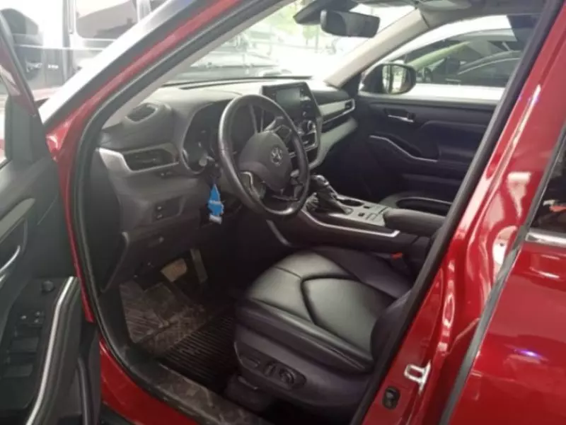 Toyota Highlander   - 2021
