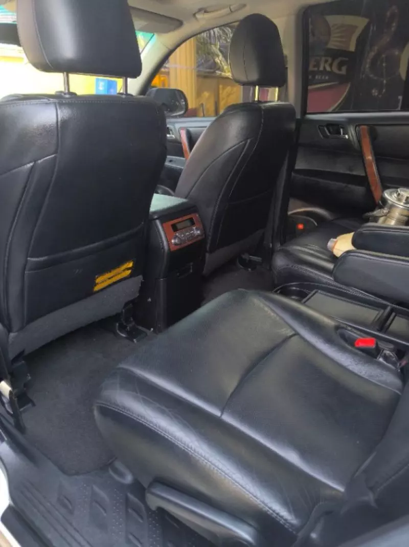 Toyota Highlander   - 2011