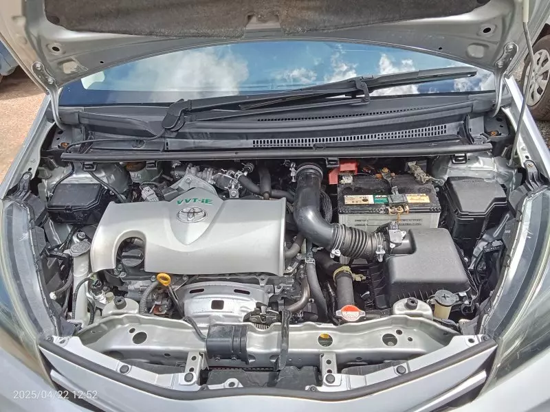 Toyota Vitz   - 2015