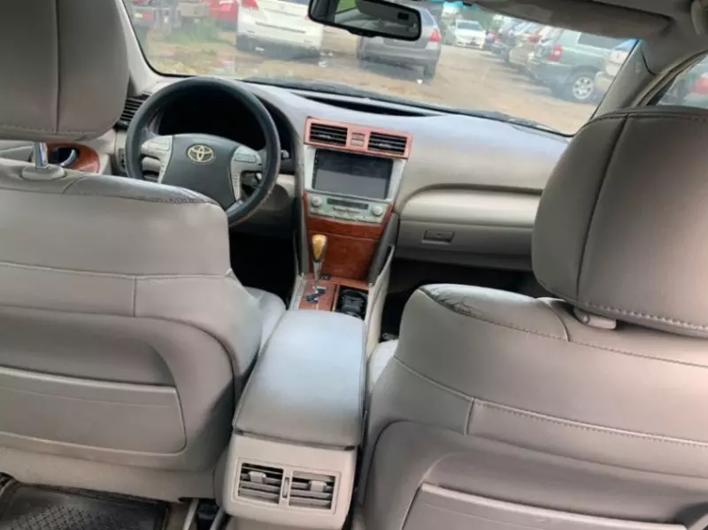 Toyota Camry   - 2009