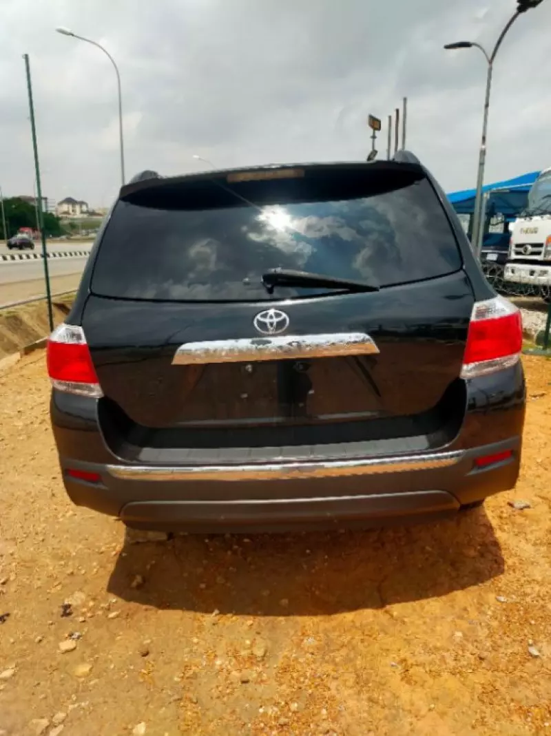 Toyota Highlander   - 2012