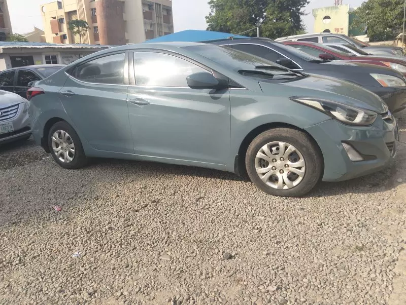 Hyundai Elantra   - 2014