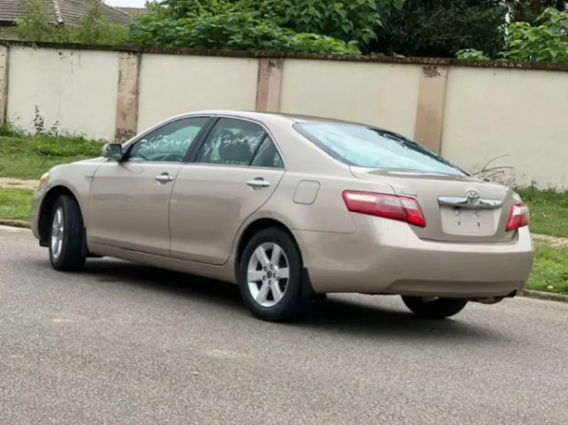 Toyota Camry   - 2008