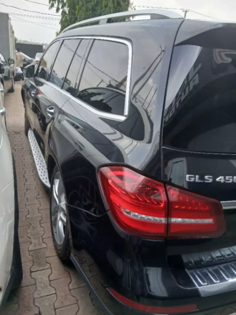 Mercedes-Benz GLS 450
