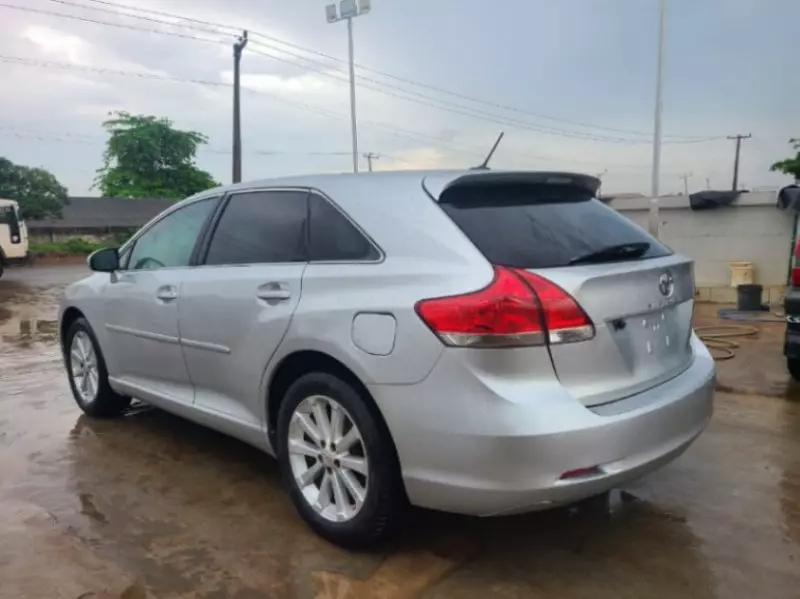 Toyota Venza   - 2011