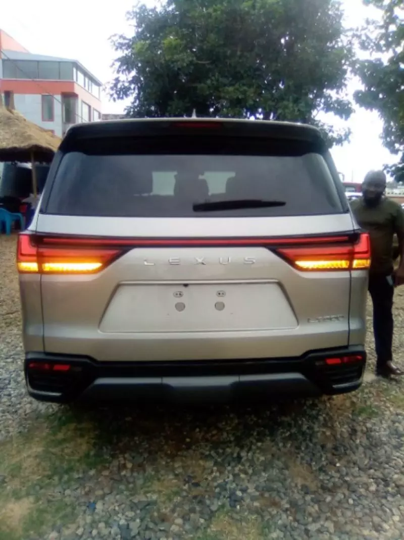 Lexus LX 600   - 2022