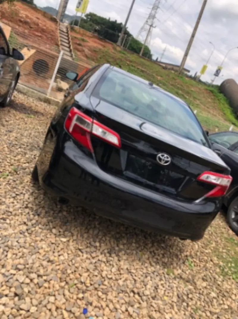 Toyota Camry   - 2012