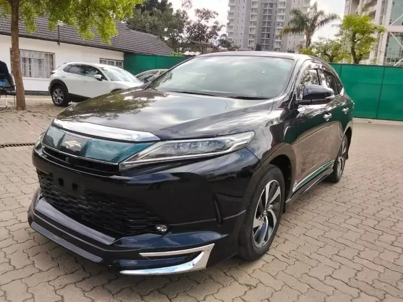 Toyota Harrier   - 2018