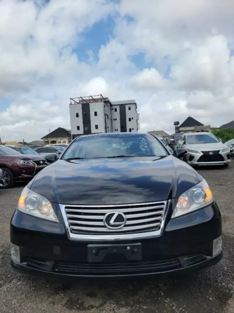 Lexus ES 350   - 2011