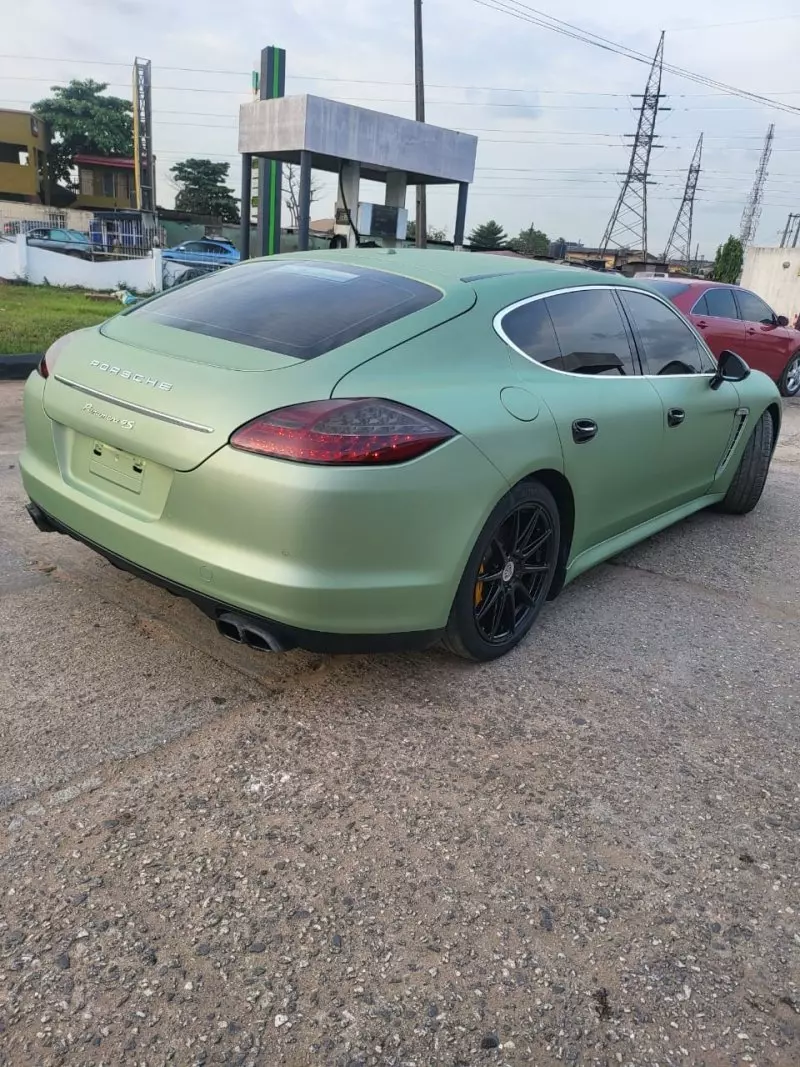 PORSCHE Panamera   - 2010