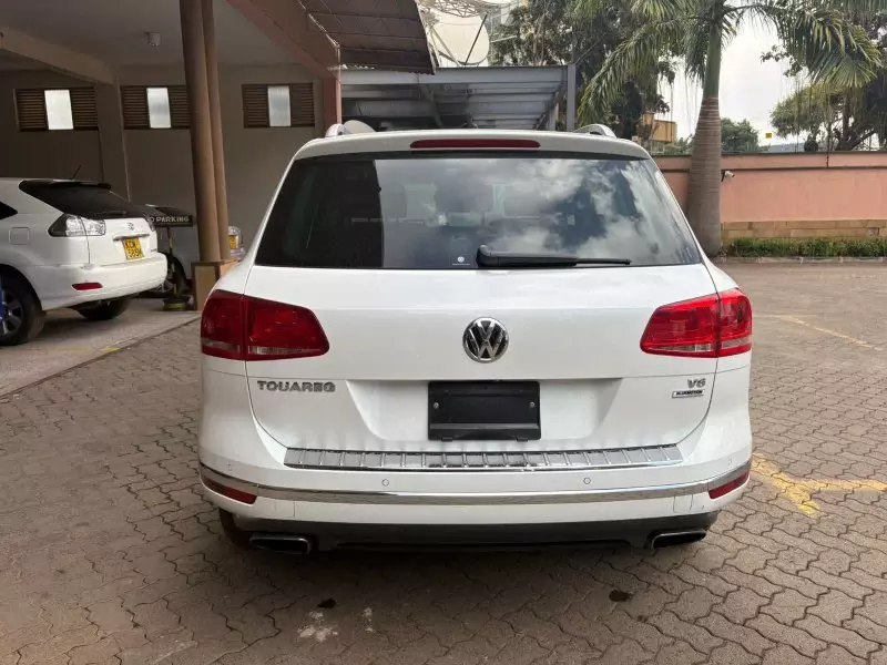 Volkswagen Touareg   - 2016