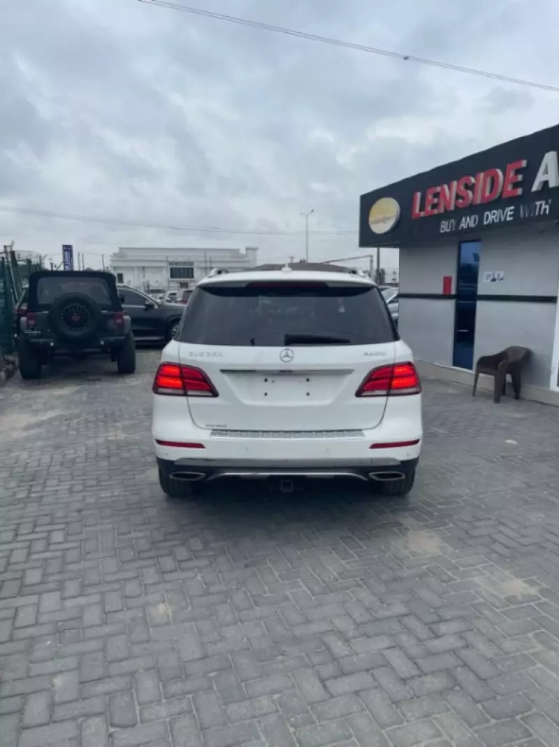 Mercedes-Benz GLE 350 - 2015