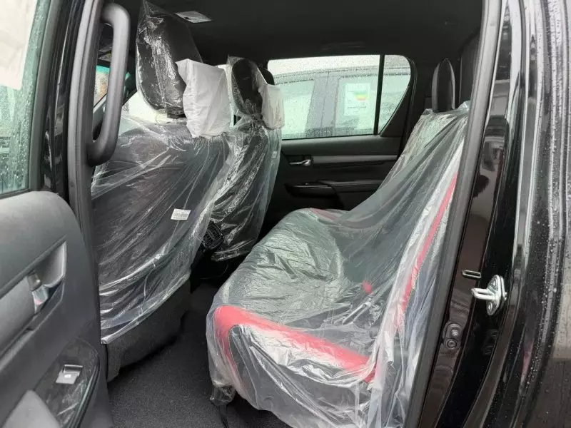 Toyota Hilux   - 2025