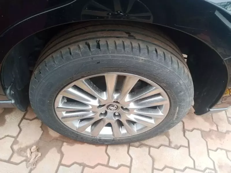 Toyota Harrier   - 2016