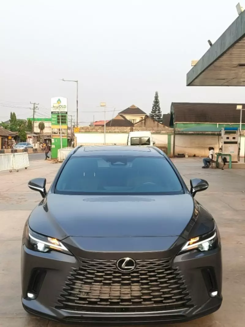 Lexus RX   - 2023