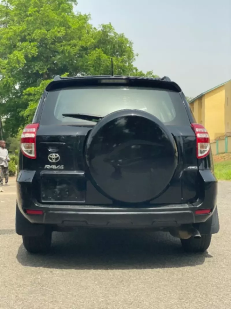 Toyota RAV4   - 2011