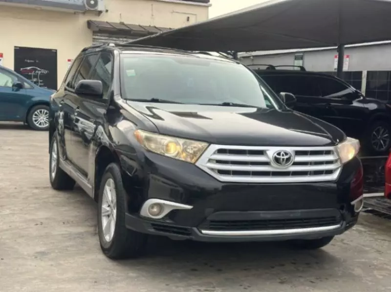Toyota Highlander   - 2013