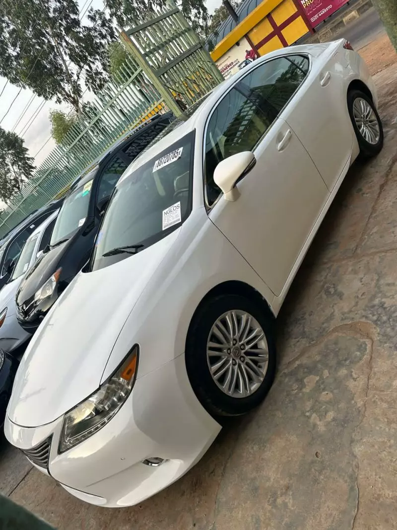 Lexus ES 350   - 2013